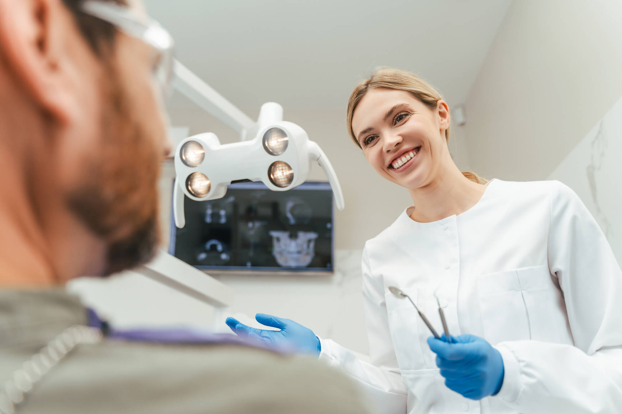 getting Tooth Replacement in Palm Beach Gardens